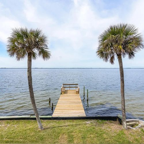 Dock shared with rest of property