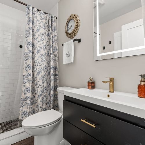 Get ready in here with the major main character lighting.