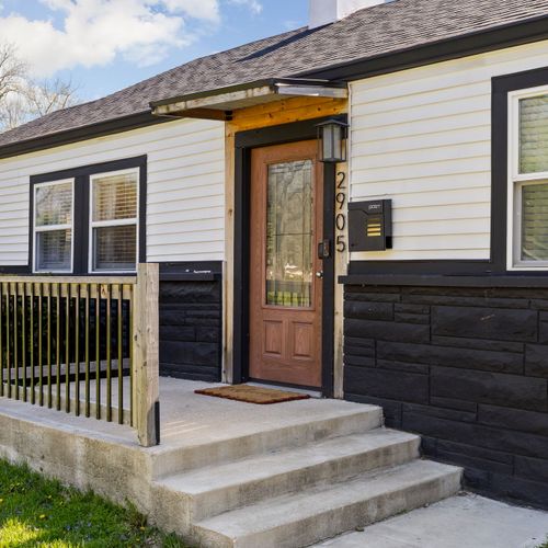 Easy check in with our digital locks and a cute front porch moment!