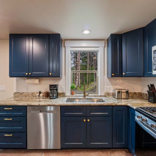 Fully equipped kitchen essentials ready for your convenience.