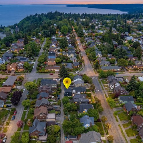 Minutes from Sunset Hill Park and Golden Gardens.