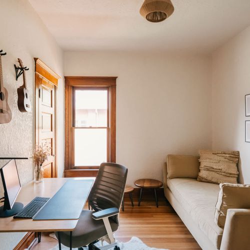 Office with daybed