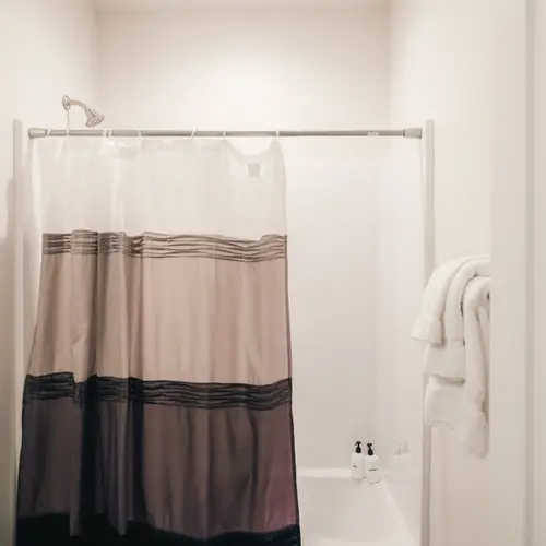 2nd floor hall bath