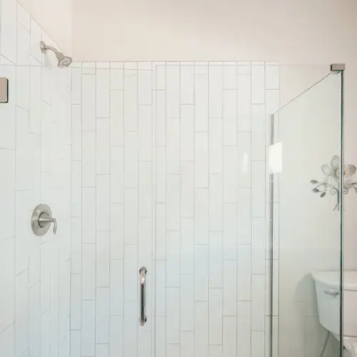 Primary en suite shower