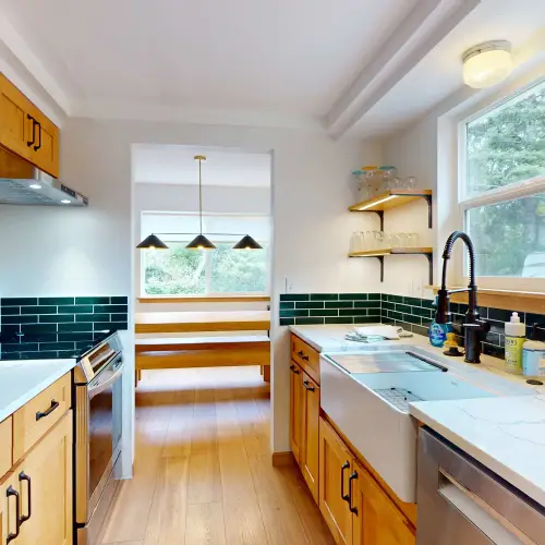 A well-equipped kitchen for everything from quick breakfasts to shared dinners.