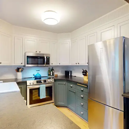 A well-equipped kitchen for simple breakfasts and relaxed dinners.