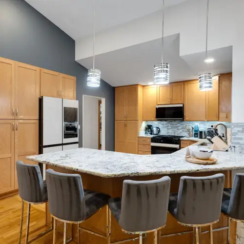 Start your mornings with fresh coffee and a relaxed breakfast in the kitchen.