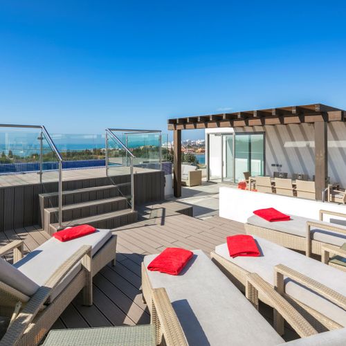 Pool Roof Terrace Lounge