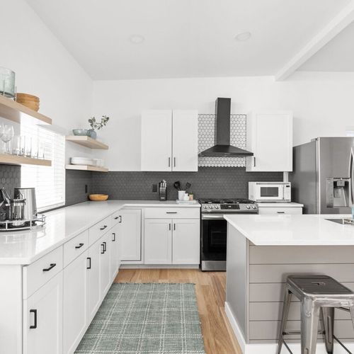 Kitchen: Modern elegance with stylish cabinetry, sleek appliances, and perfect lighting!