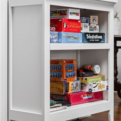 Our fully stocked bookshelves offer a diverse array of reading materials, providing endless opportunities for literary exploration and relaxation.