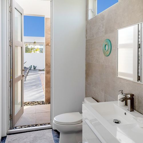 Bathroom downstairs