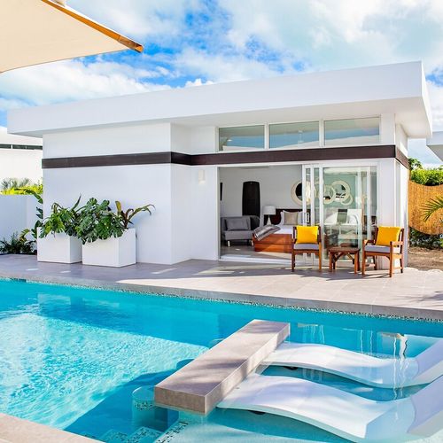 3rd room: large pool annex