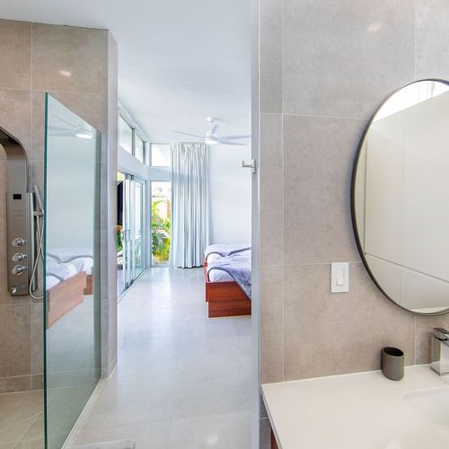 Ensuite with large indoor shower