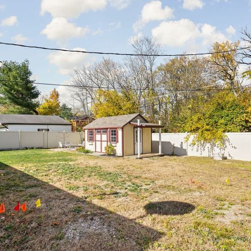 Backyard: Expansive yard perfect for games, gatherings, and soaking up the sunshine!