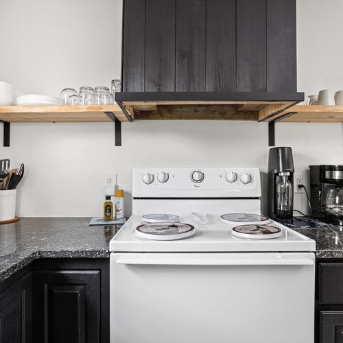 Be impressed by our vibrant and fully-equipped kitchen – a clean haven that awaits your culinary creativity. With basic cooking essentials and appliances at your fingertips, feel at home as you create delightful meals during your stay.