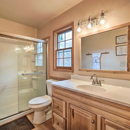 Full Bathroom | 2nd Floor