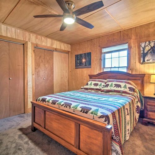 Bedroom 2 | Queen Bed | 1st Floor | Smart TV