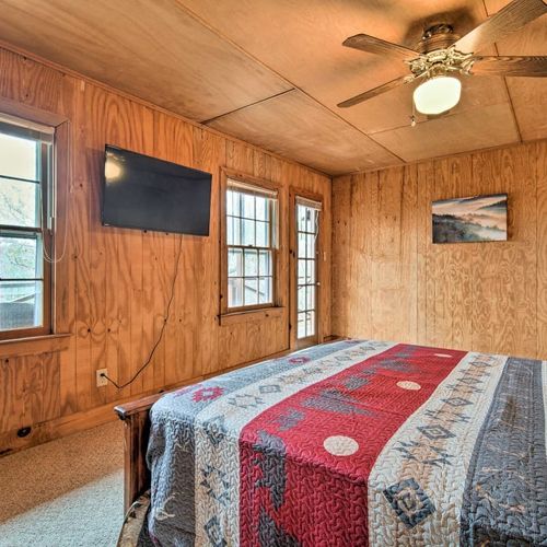Bedroom 3 | Queen Bed | 2nd Floor | Smart TV