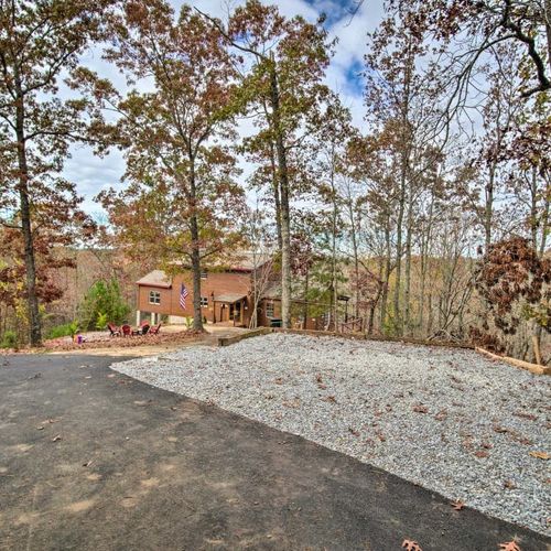 Property Exterior | Driveway (6 Vehicles) | RV/Trailer Parking Allowed On-Site