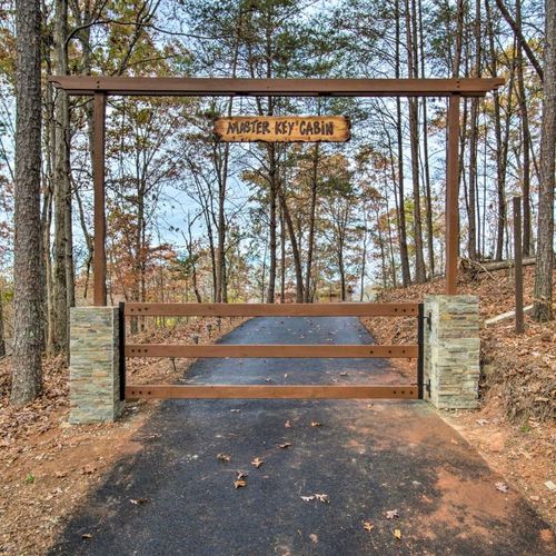 Property Exterior | Driveway (6 Vehicles) | RV/Trailer Parking Allowed On-Site
