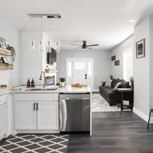 Kitchen: Bright, modern kitchen equipped for culinary adventures, stylish decor awaits!