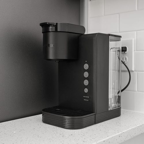 Kickstart your day with a delightful cup of coffee! Our kitchen is equipped with everything you need to brew the perfect blend, ensuring a refreshing start to your morning.