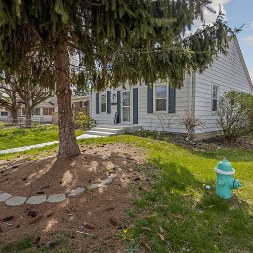 Relax in style at this chic and cozy bungalow.