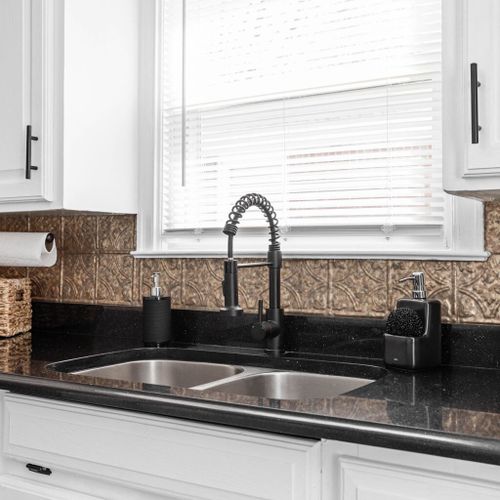 Experience our clean, modern kitchen complete with exceptional appliances.