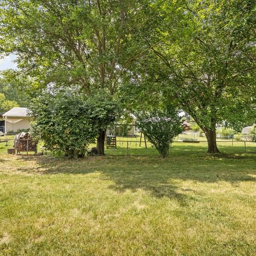 Whether it's lounging, playing games, or simply soaking in the surroundings, enjoy and have a refreshing time in our clean and beautiful backyard