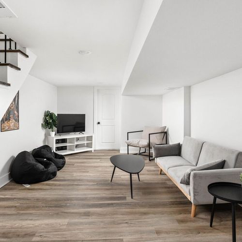 Discover this charming nook, where a vibrant and aesthetic atmosphere awaits. It's the perfect sanctuary to unwind, recharge, and immerse yourself in the delightful ambiance we've thoughtfully crafted for your comfort.