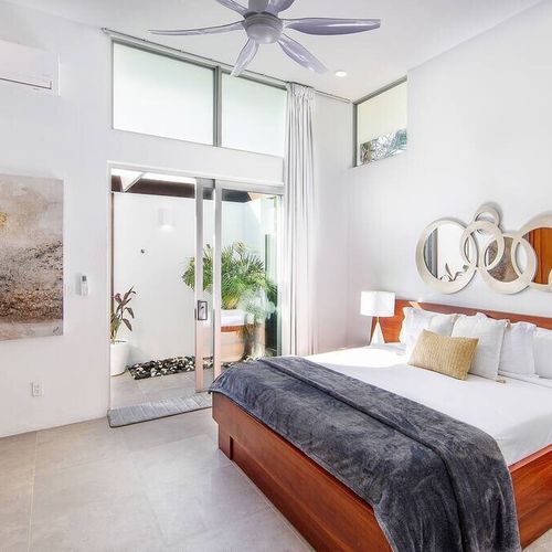 1st room: 1 king size bed with ensuite and outdoor shower