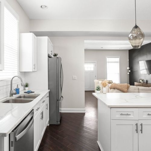 Enjoy our spotless kitchen, equipped with all the essential tools and necessities for a convenient and comfortable culinary experience.