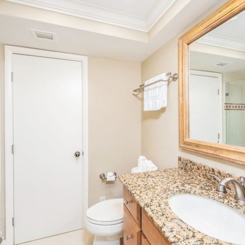 Full Bathroom features a shower/tub combination.