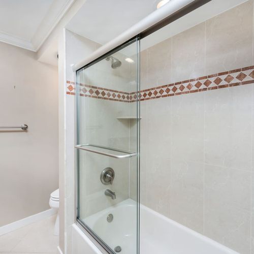 Full Bathroom features a shower/tub combination.