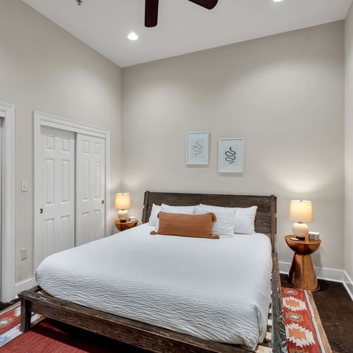 Rust accents and a calm, cozy vibe