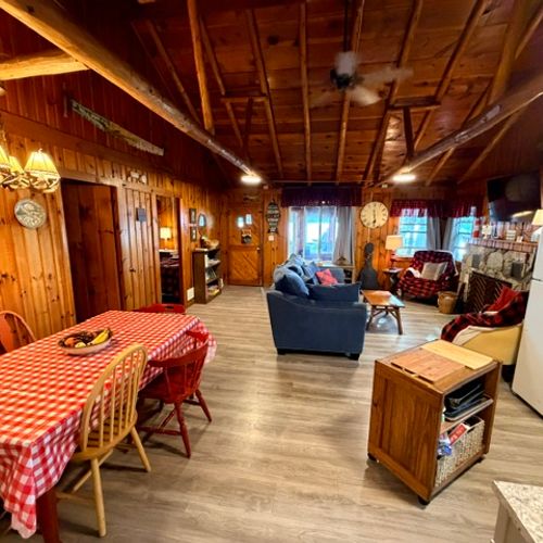 DINING AREA:  The home has a convenient dining area with seating for 6 adults.