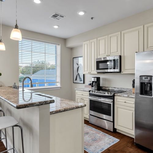 Stainless range and room to cook a real meal