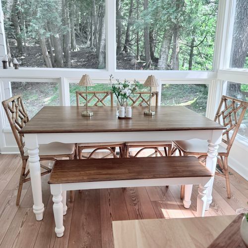 DINING AREA:  The lovely dining table with seating for 6 and a great view of nature and Crystal Lake.