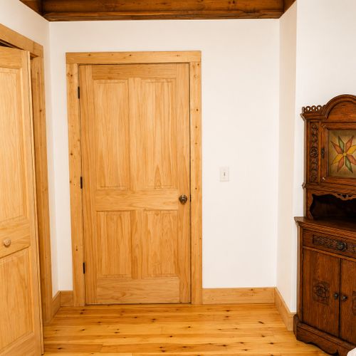 BEDROOM #6 (BASEMENT):  There is a small bedroom with 2 twin beds in the basement.