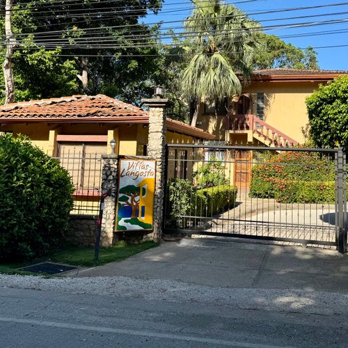Roadside entrance to Villas Langosta, welcome!