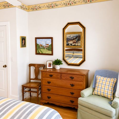 BEDROOM #1 (FIRST FLOOR):  Convenient bedroom on the main floor with a queen-size bed.