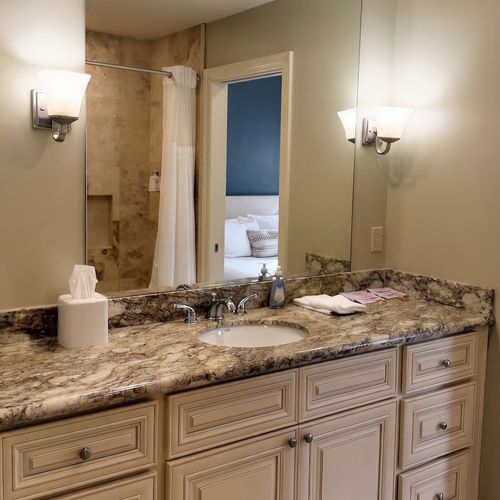 Bathroom w/ granite vanity, double sink & updated fixtures