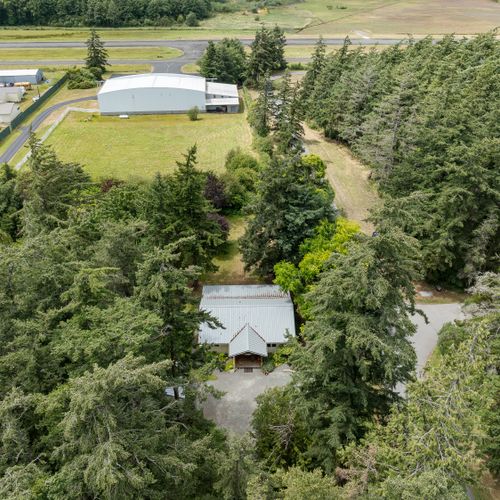 Nestled among towering evergreens on a spacious private lot, this peaceful cottage offers the perfect blend of privacy, nature, and easy access to all that Orcas Island has to offer.