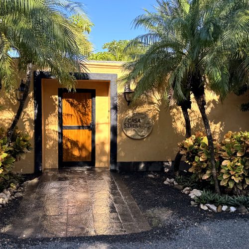 Entrance to Beachfront Villa Sirena