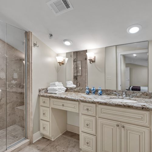 Double vanity so no one waits to get ready