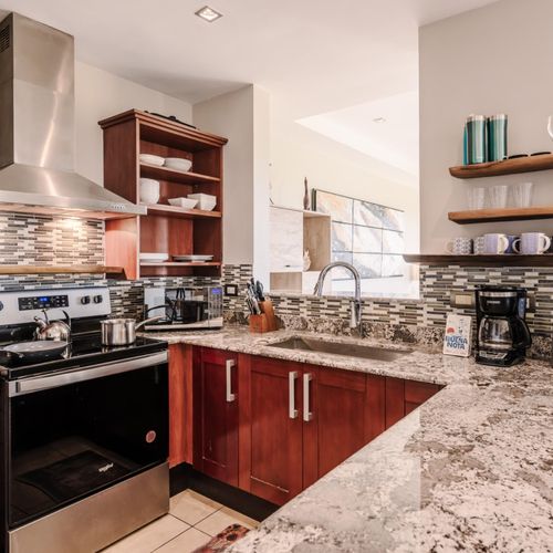 Well-equipped kitchen with new oven/range and new dishwasher