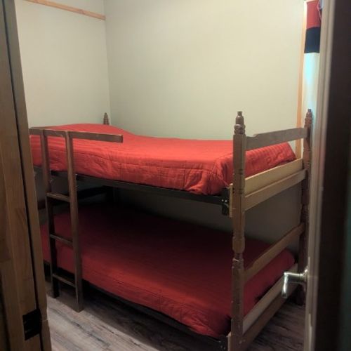 Cabin 5 bedroom has small size bunkbed good for children.