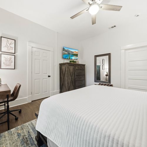 Bedroom Queen Bed
