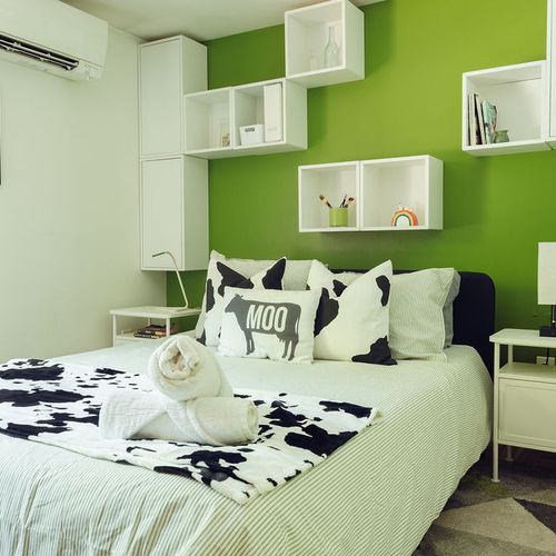 Guest Bedroom with Queen bed