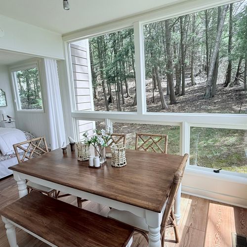 DINING AREA:  The lovely dining table with seating for 6 and a great view of nature and Crystal Lake.